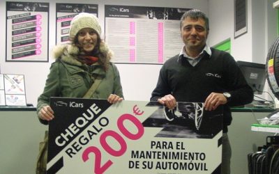 Cristina Ayala Gutiérrez, ganadora del cheque-regalo iCars