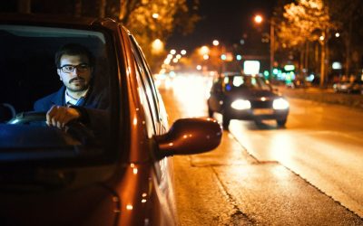 ¡Lo que nadie te cuenta sobre conducir de noche! 7 secretos que podrían salvarte la vida (y tu coche)